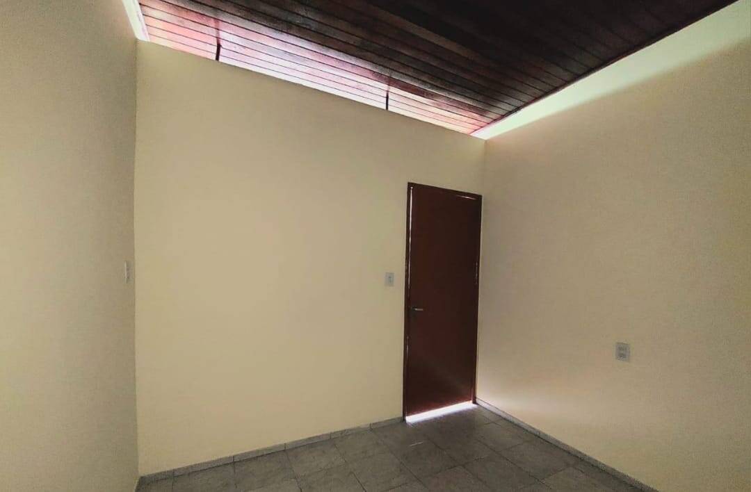 Casa à venda com 3 quartos, 74m² - Foto 13