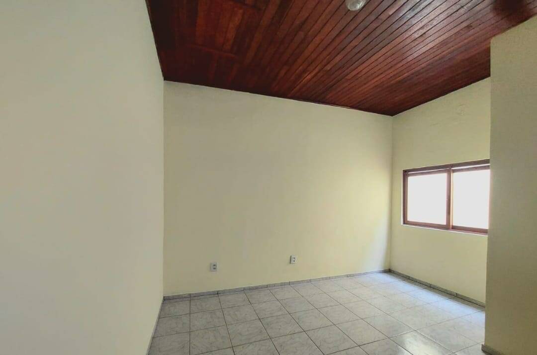 Casa à venda com 3 quartos, 74m² - Foto 18