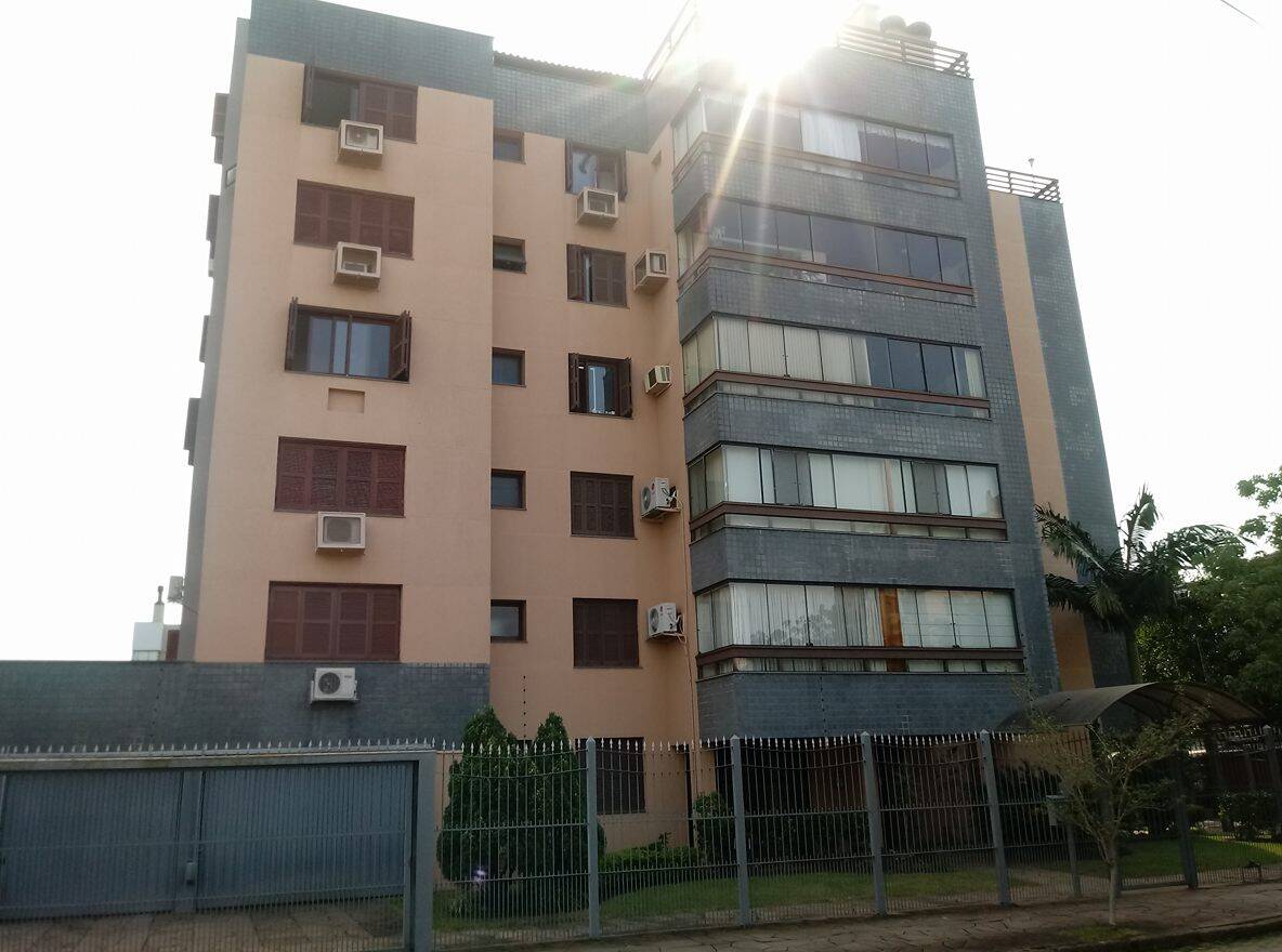 Apartamento à venda com 3 quartos, 135m² - Foto 1