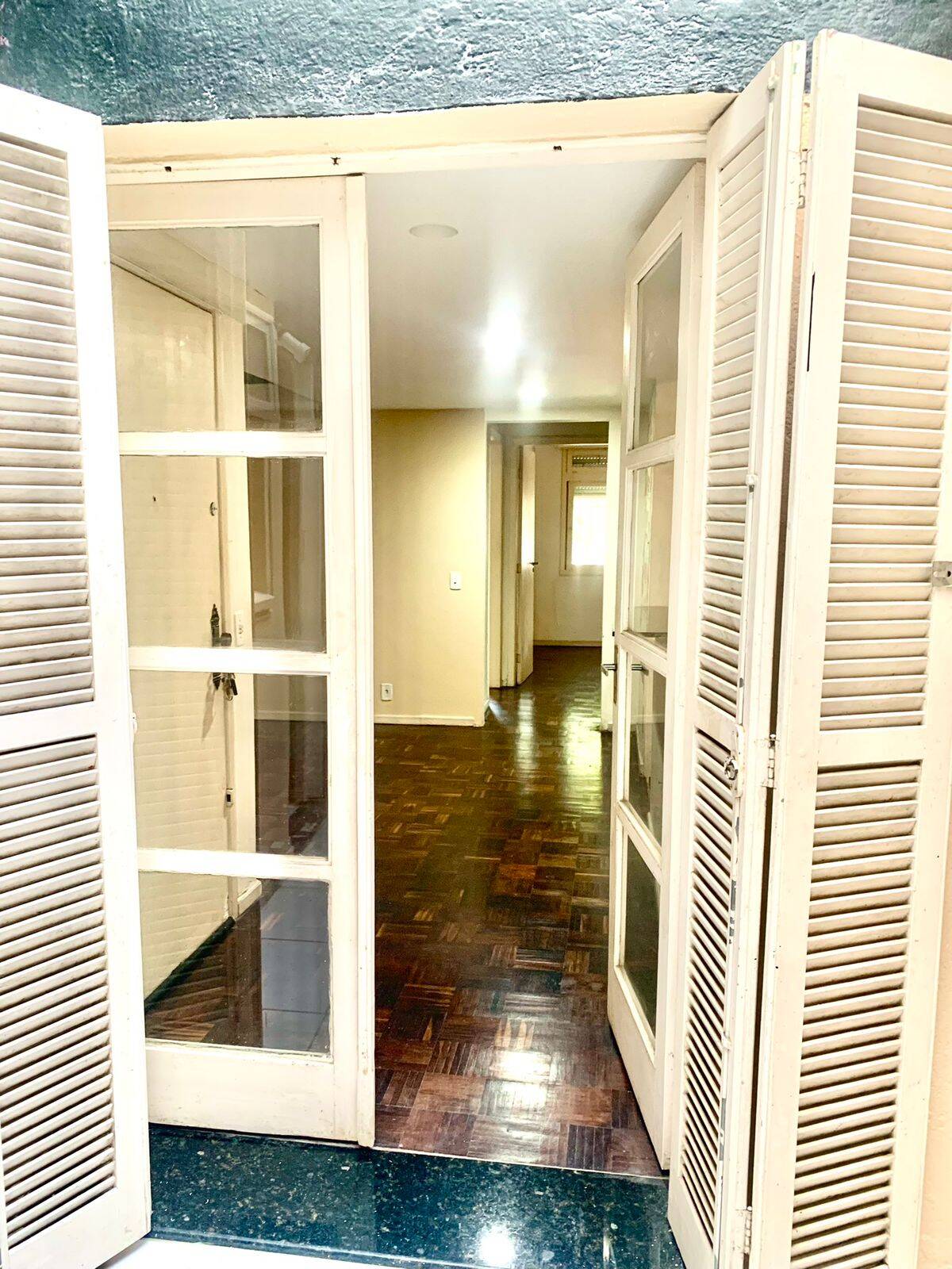 Apartamento à venda com 2 quartos, 61m² - Foto 5